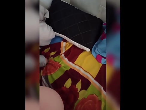 ❤️ Min værelseskammerat bliver alene hjemme fordi hendes mand er på ferie og jeg benytter lejligheden til at kneppe hende og fylde hendes røv med mælk ❤ Russisk porno at da.drpornofilme.ru ️❤
